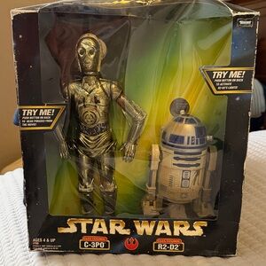 Star Wars Gold C-3PO and Silver R2-D2 Action Figures